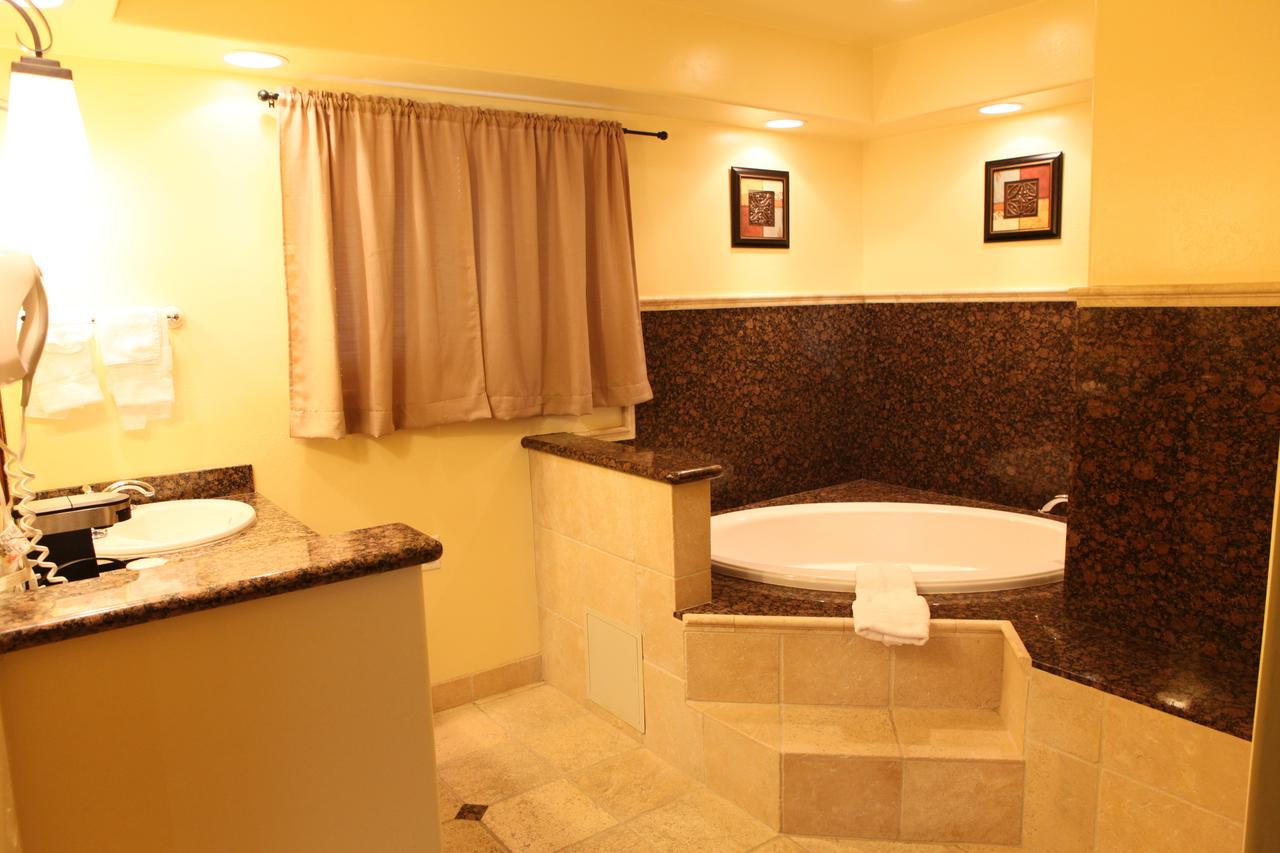 Beachwalker Inn & Suites - thumb 16