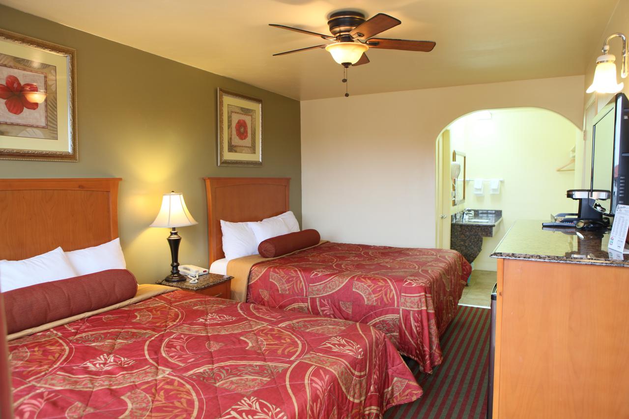 Beachwalker Inn & Suites - thumb 37