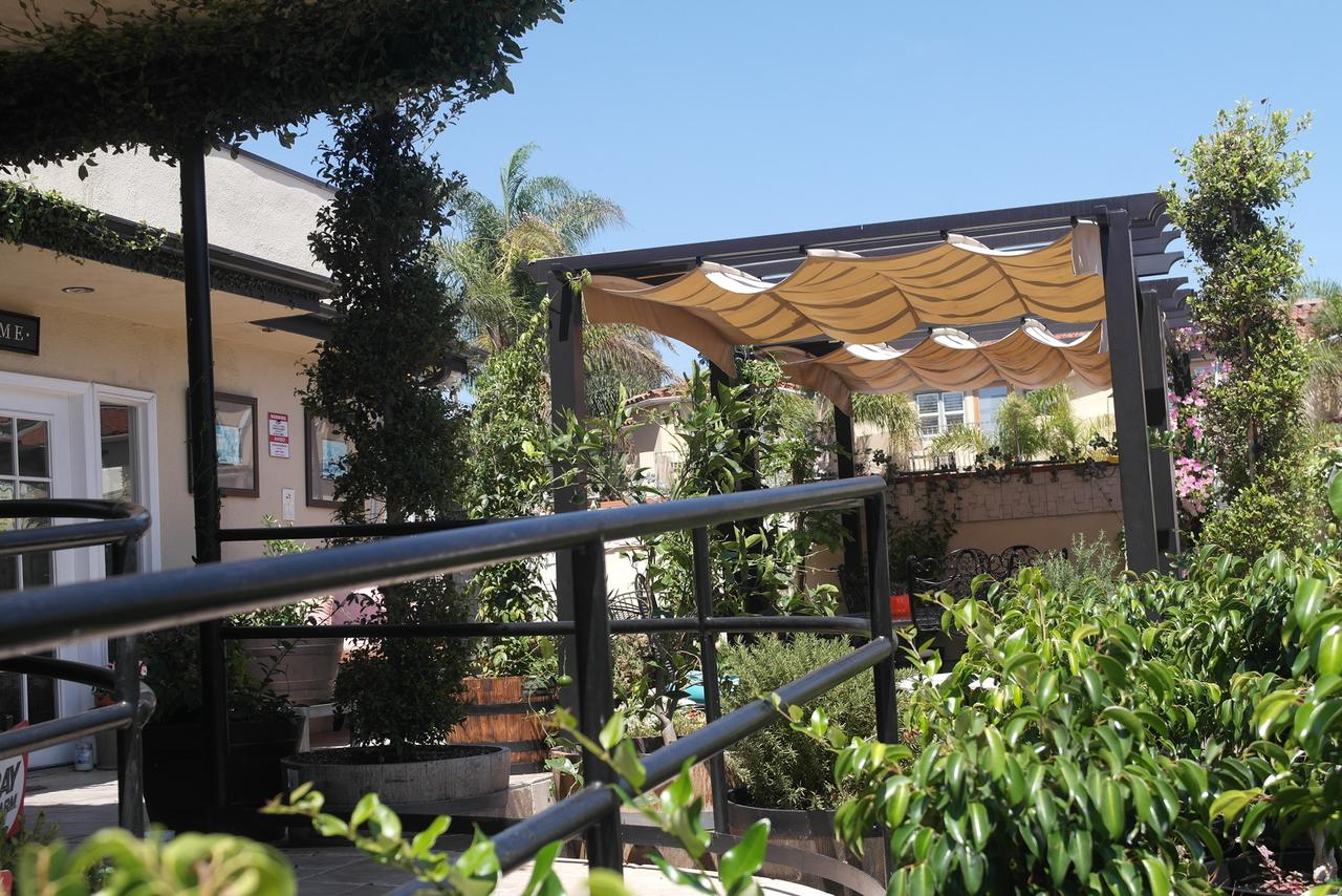 Seaside Laguna Inn & Suites - thumb 16