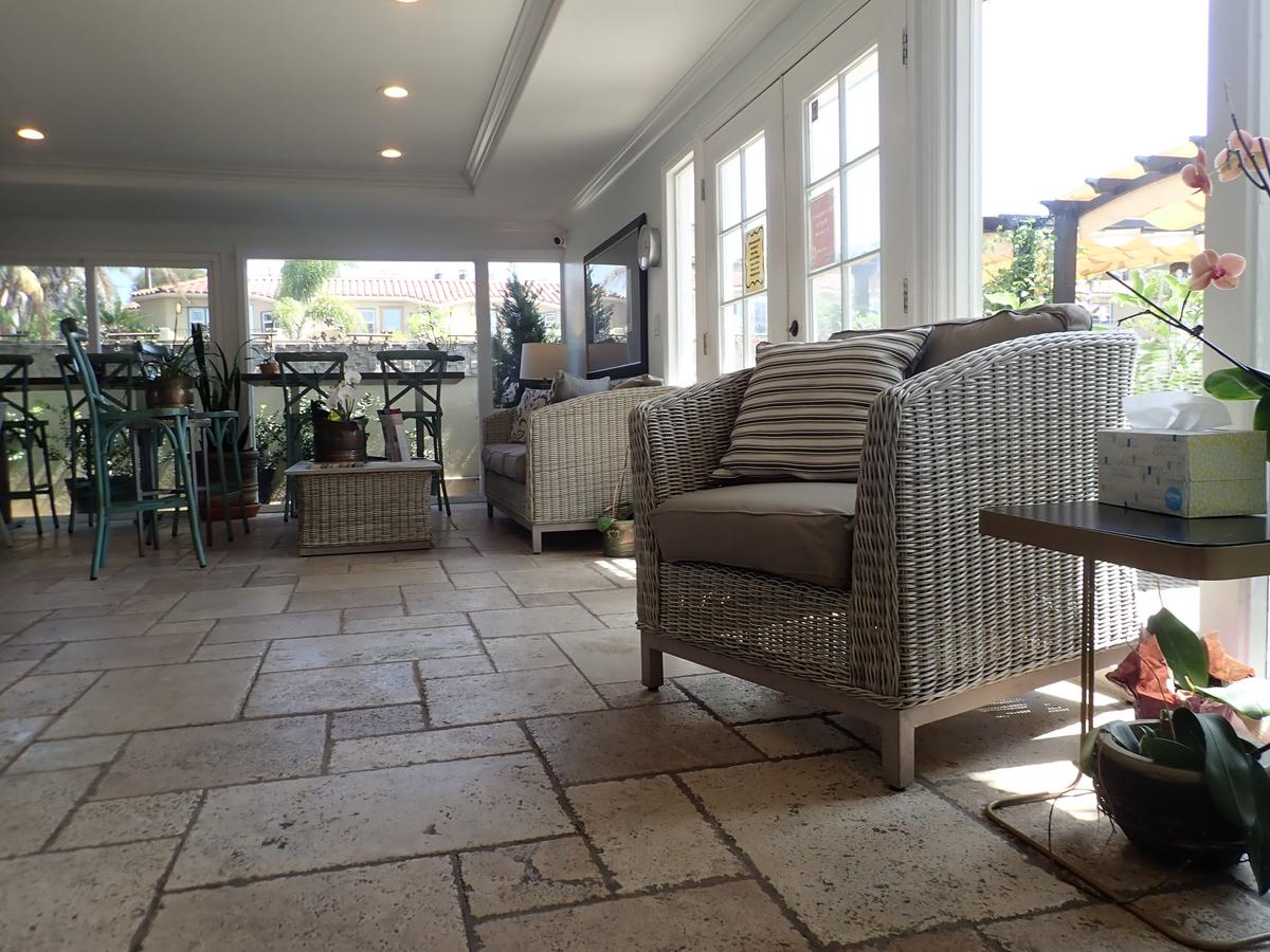 Seaside Laguna Inn & Suites - thumb 25