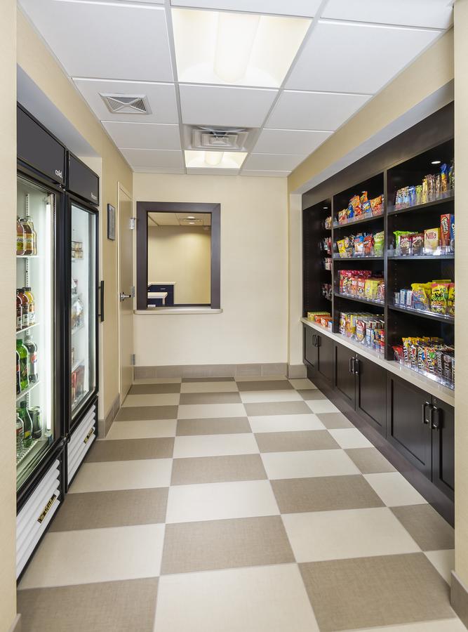 Hampton Inn & Suites San Bernardino - thumb 25