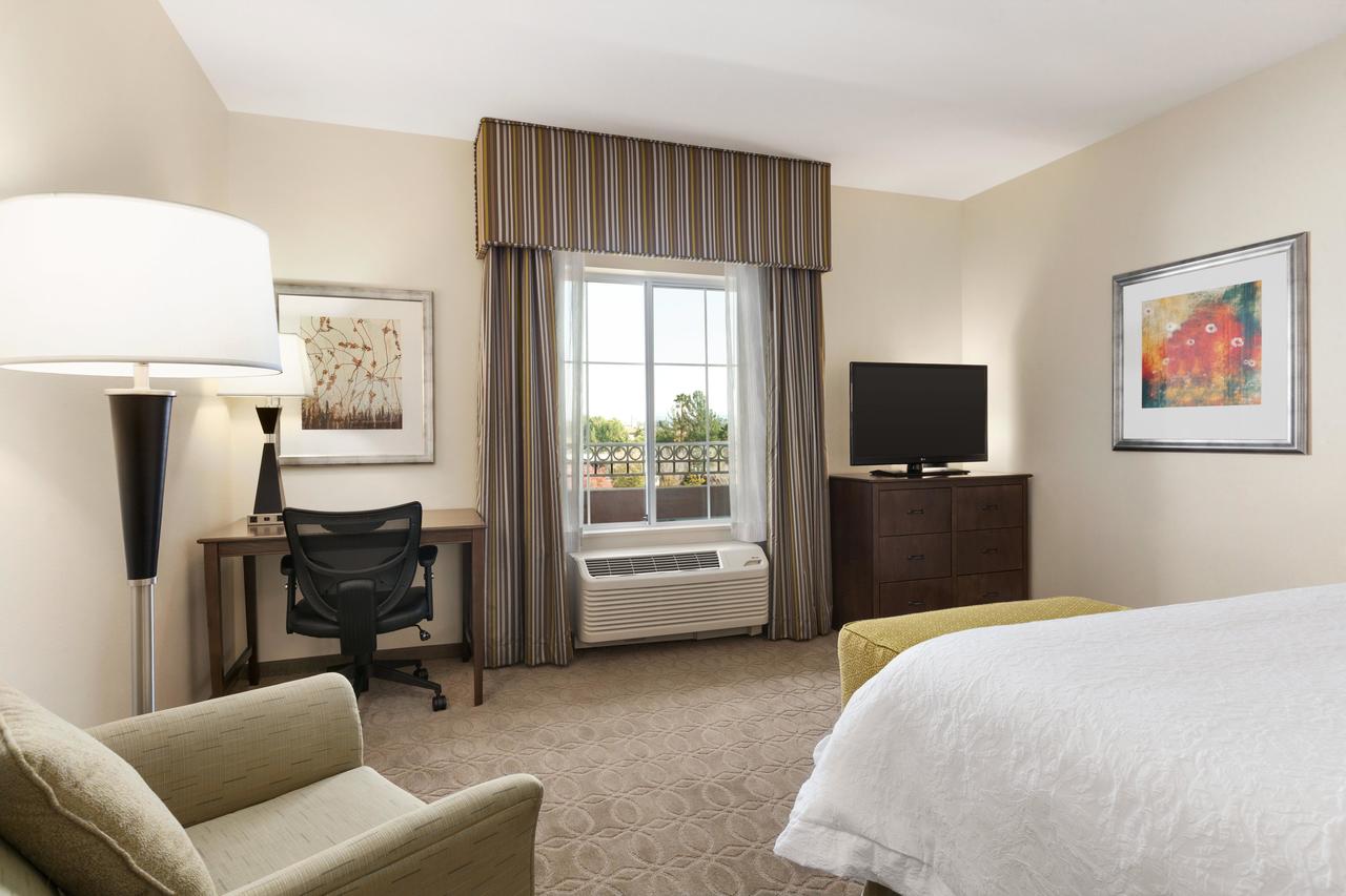 Hampton Inn & Suites San Bernardino - thumb 6