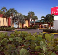Ramada by Wyndham Naples - Accommodation Houston