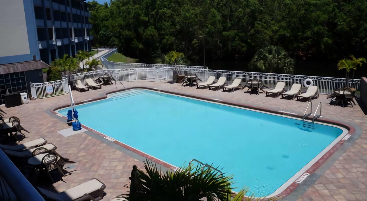 Best Western Naples Plaza Hotel - thumb 28
