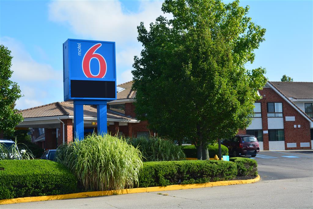 Motel 6 Newport - thumb 2