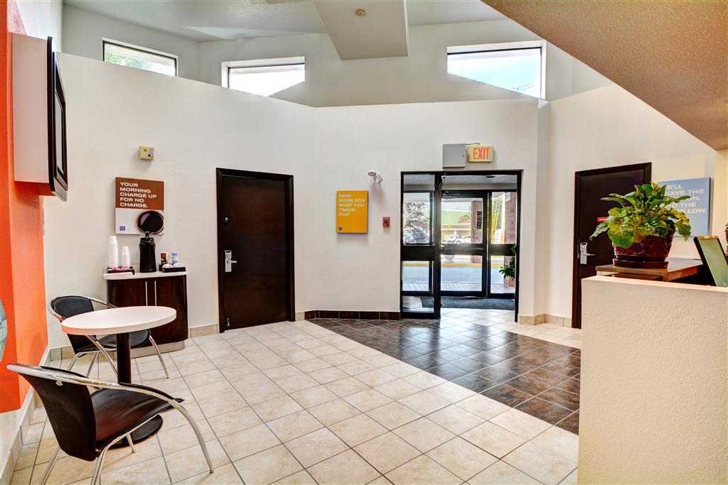 Motel 6 Newport - thumb 8