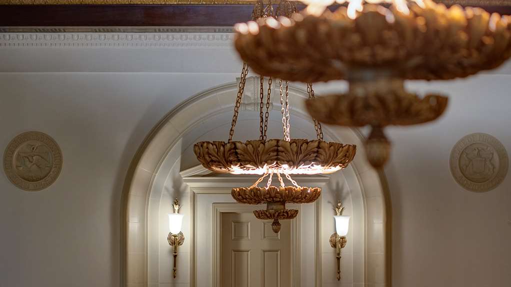 Amway Grand Plaza Hotel, Curio Coll - thumb 4