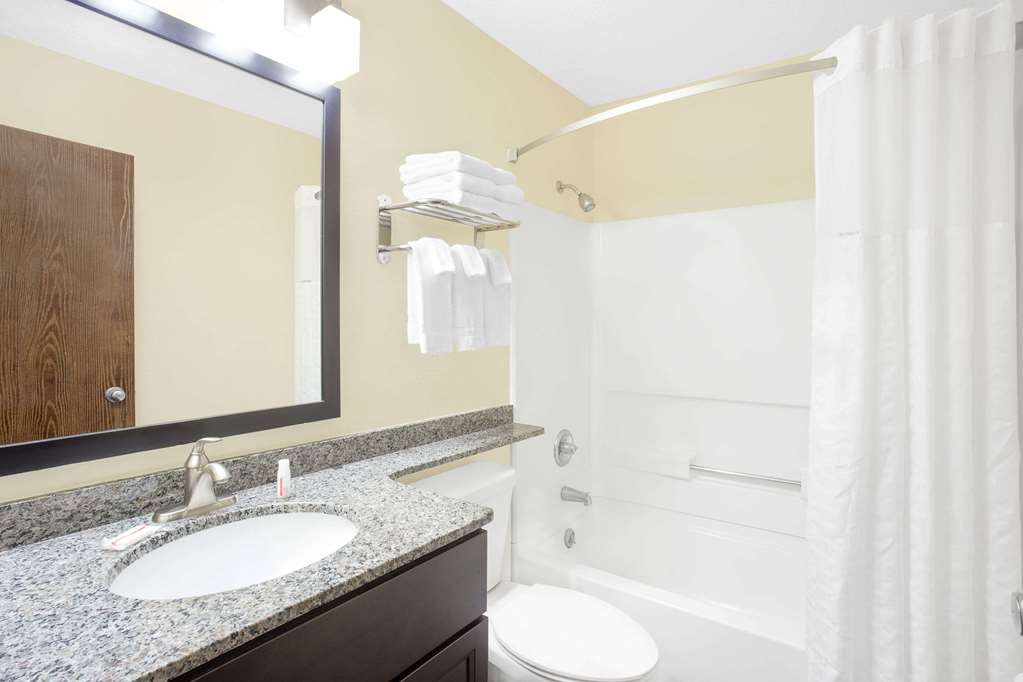 Baymont Inn & Suites Holland - thumb 4