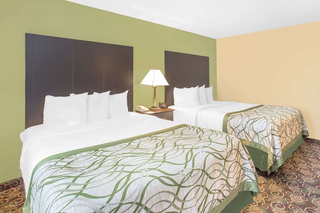 Baymont Inn & Suites Holland - thumb 6