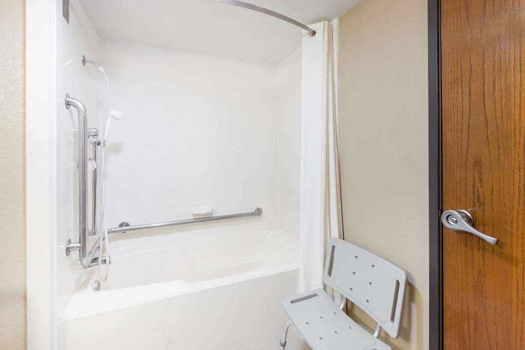 Super 8 Harrison - thumb 9