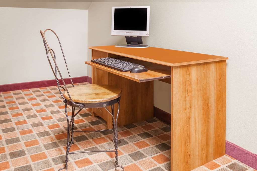 Super 8 Harrison - thumb 13