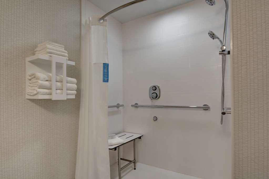 Hampton Inn - thumb 8