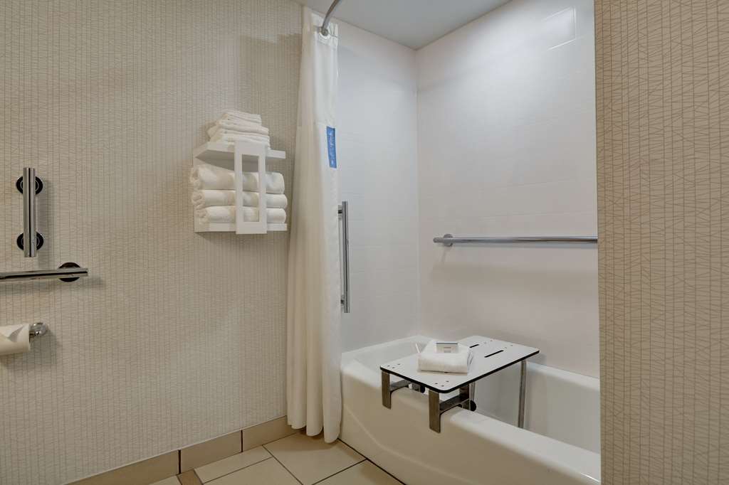 Hampton Inn - thumb 12