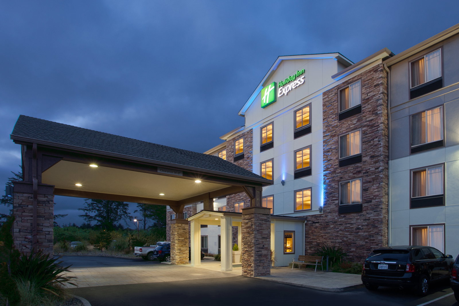 Holiday Inn Express Hotel & Suites - thumb 2