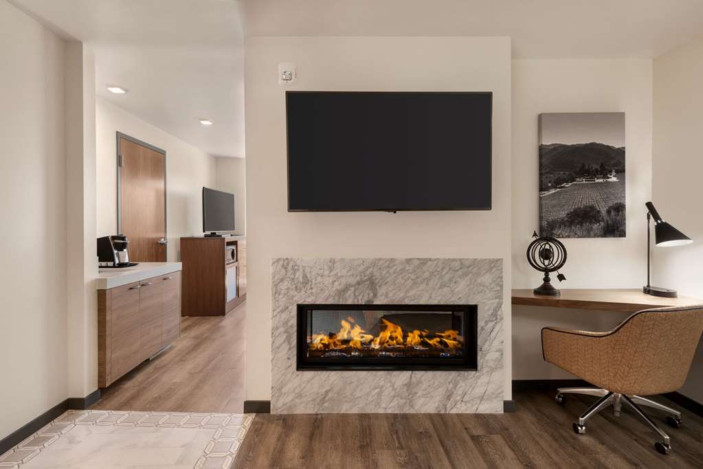 La Quinta Inn & Suites Downtown - thumb 7