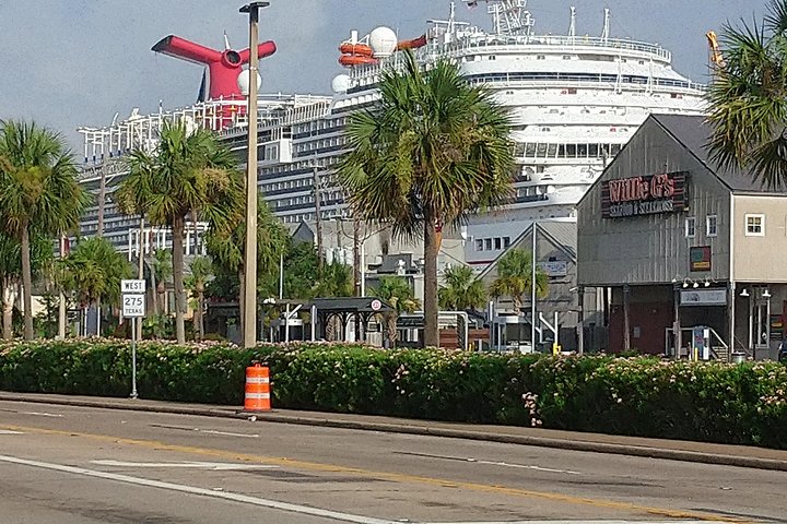Car From Houston To Galveston,Houston-Galveston,Black SUV IAH AIRPORT-Galveston