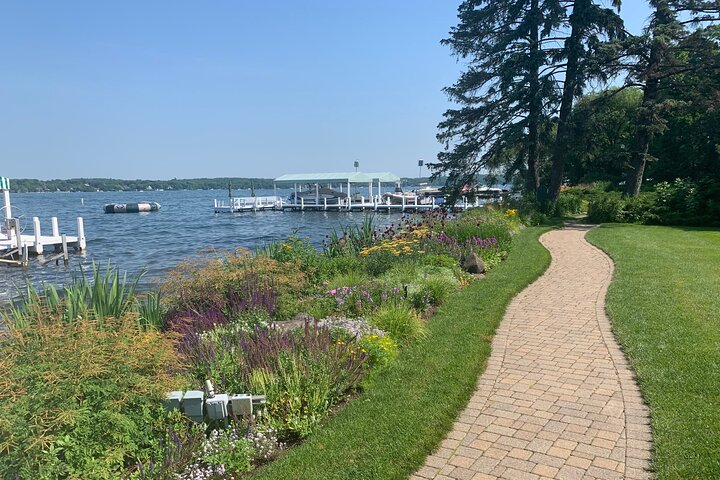 Geneva Lake Shore Path: Uncover 21 Miles Of Stories On A Self-guided Audio Tour - thumb 4